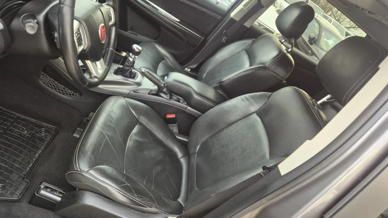 Fiat Freemont 2.0 MULTIJET 7места НАВИ КАМЕРА КОЖА ЛИЗИНГ ВИДЕО , снимка 15 - Автомобили и джипове - 52778228