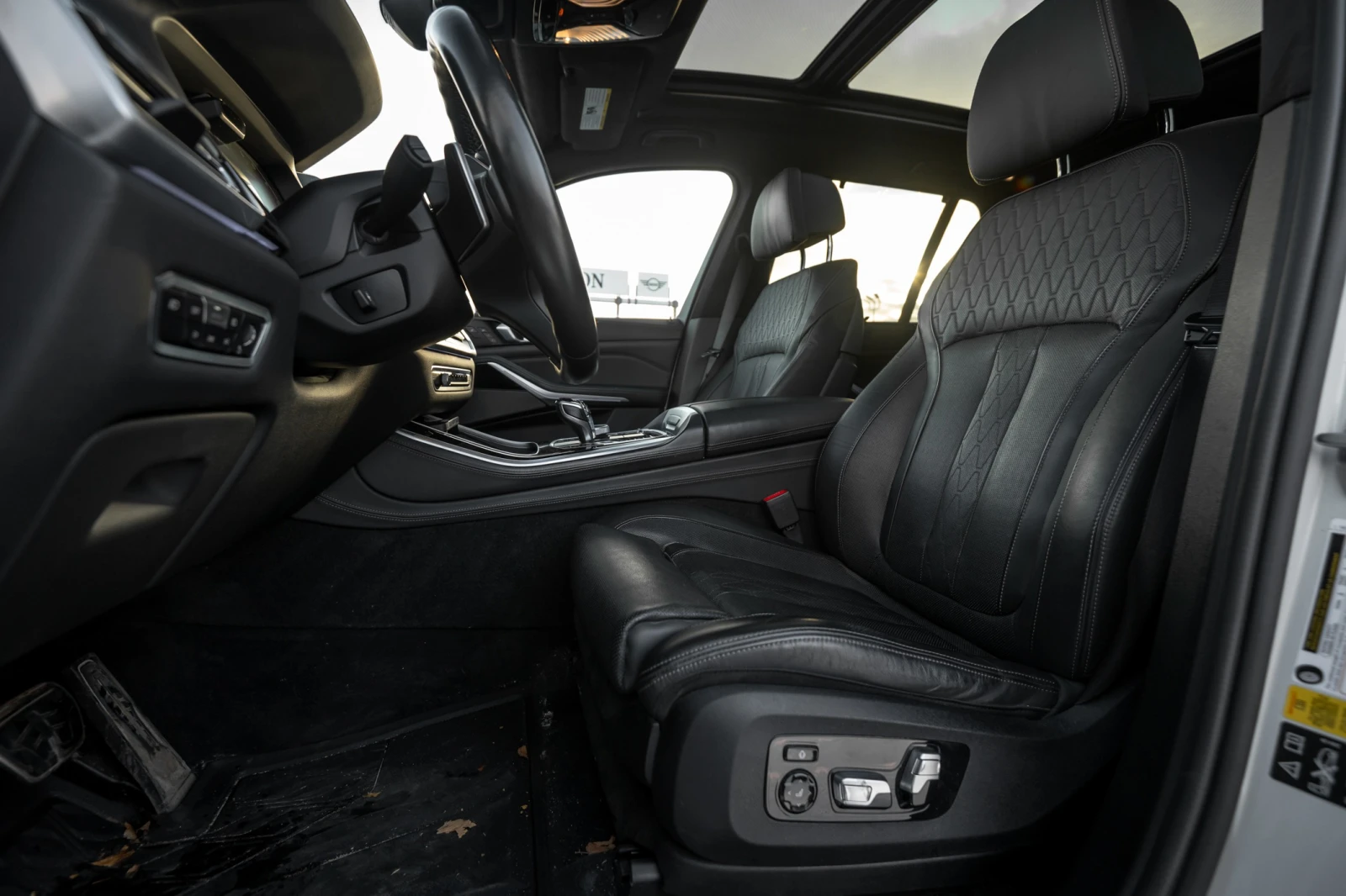 BMW X5 M50i  | V8 С РЕГИСТРАЦИЯ & АВТО КРЕДИТ - изображение 8