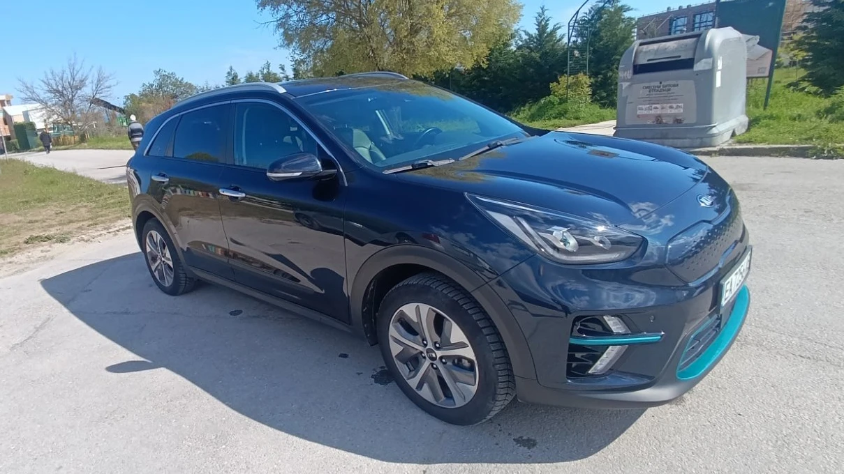Kia Niro Executive line 64 kWh, Термопомпа , снимка 8 - Автомобили и джипове - 54399887