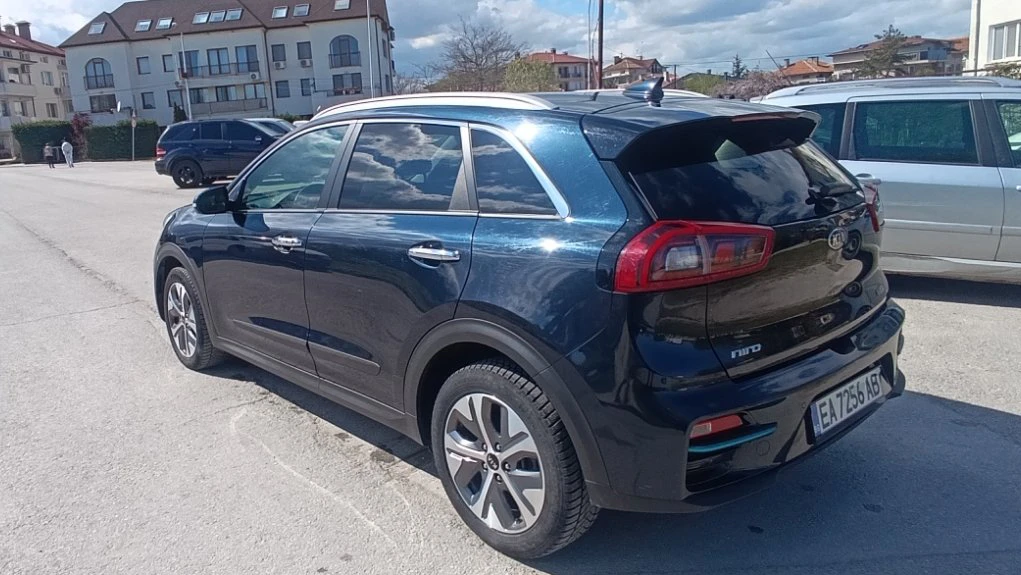 Kia Niro Executive line 64 kWh, Термопомпа , снимка 4 - Автомобили и джипове - 54399887
