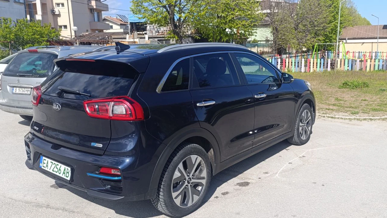 Kia Niro Executive line 64 kWh, Термопомпа , снимка 6 - Автомобили и джипове - 54399887