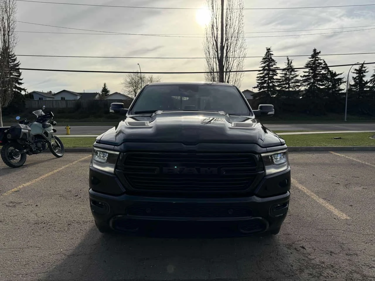 Dodge RAM 1500 Laramie| ГОЛЯМА НАВИГАЦИЯ| ПАНО| ПОДГРЕВ| CARFX, снимка 2 - Автомобили и джипове - 54567765