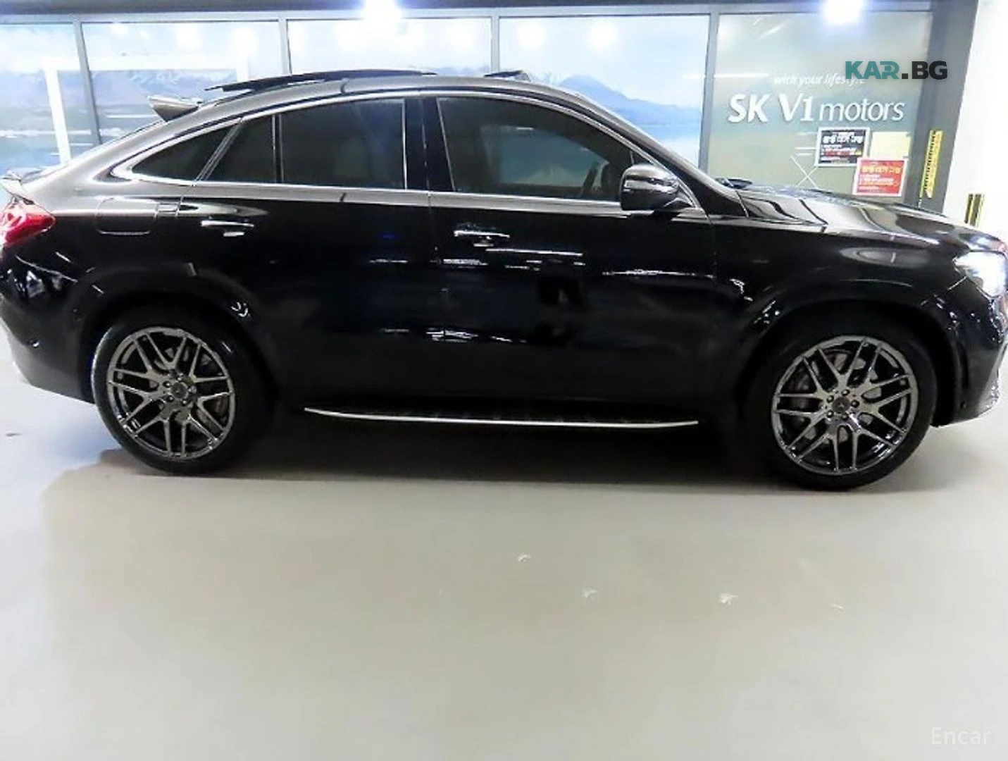 Mercedes-Benz GLE 53 4MATIC CARBON/KEYLESS/DISTRONIC/PANO, снимка 3 - Автомобили и джипове - 54701432