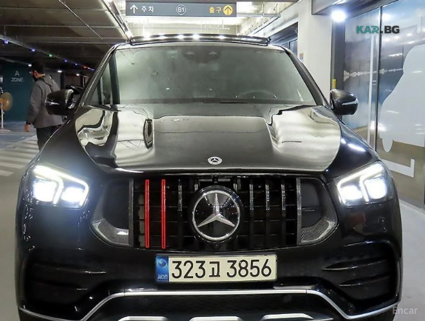 Mercedes-Benz GLE 53 4MATIC CARBON/KEYLESS/DISTRONIC/PANO, снимка 2 - Автомобили и джипове - 54701432