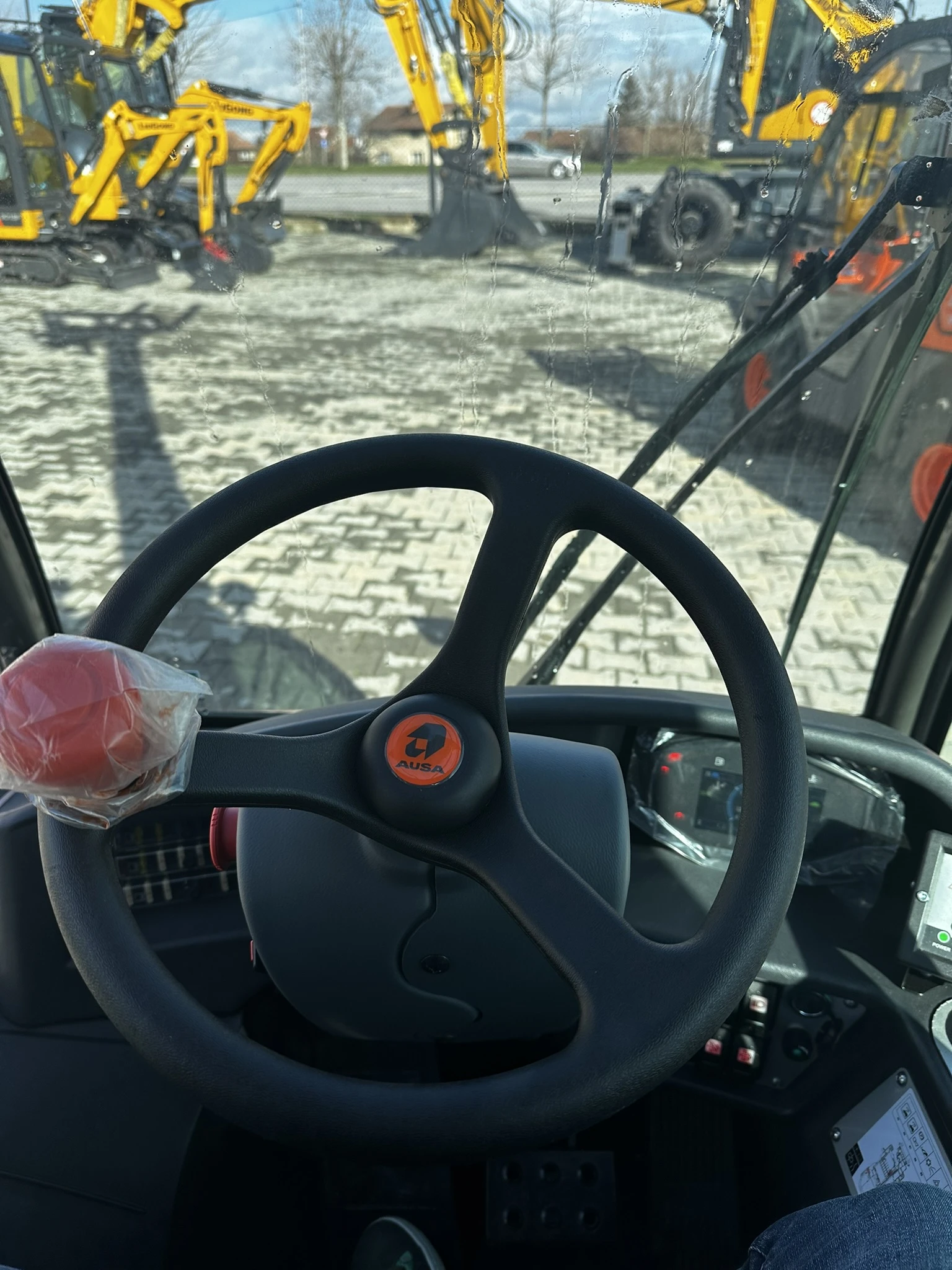 Телескопичен товарач Ausa T235H - изображение 9