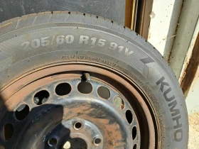 Гуми с джанти Kumho 205/60R15, снимка 2 - Гуми и джанти - 49437623