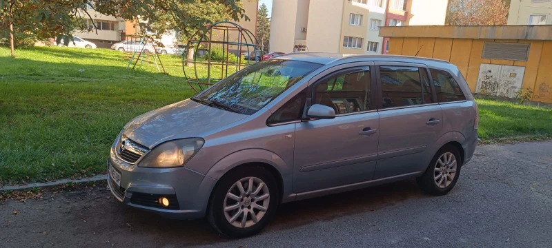 Opel Zafira, снимка 1 - Автомобили и джипове - 47679716