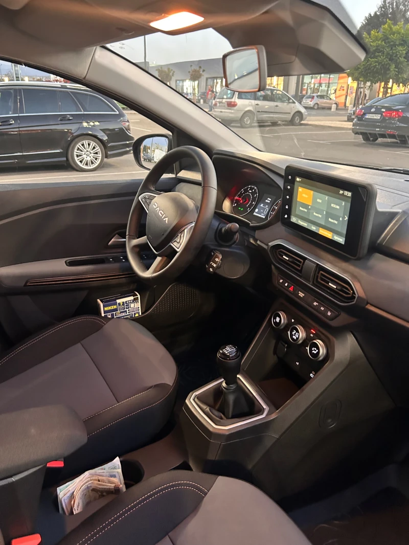 Dacia Jogger 1.0i НОВ АВТОМОБИЛ TURBO LPG Камера, снимка 4 - Автомобили и джипове - 47757121