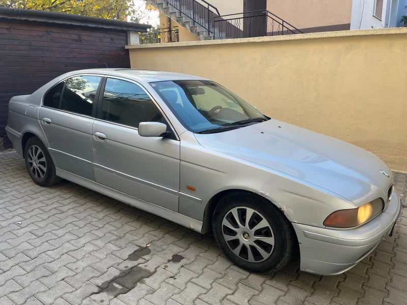 BMW 525, снимка 1 - Автомобили и джипове - 47916651