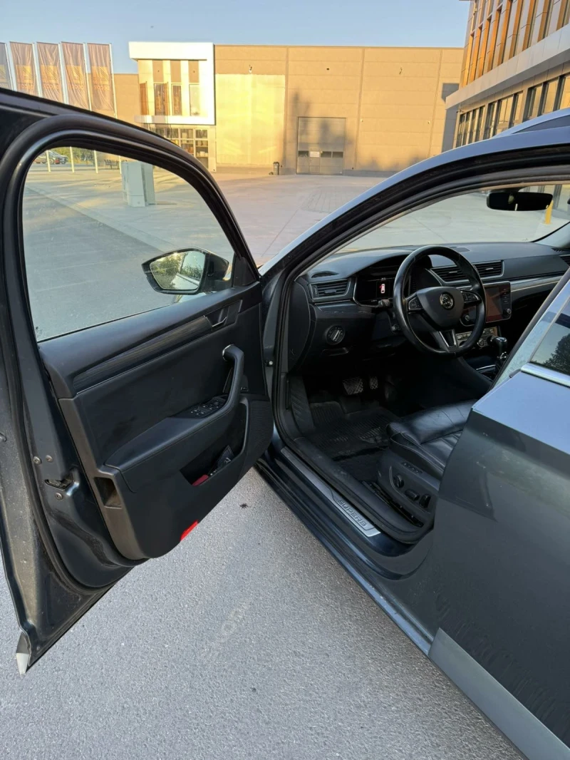 Skoda Superb 2.0TDI DSG, снимка 5 - Автомобили и джипове - 52967288
