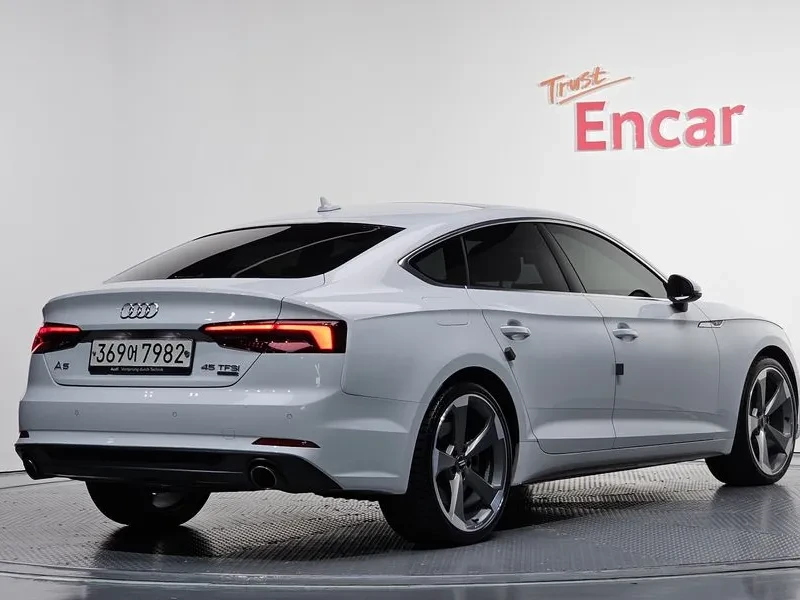 Audi A5 2.0 TFSI Quattro - САМО 30% АВАНС, снимка 2 - Автомобили и джипове - 56270751