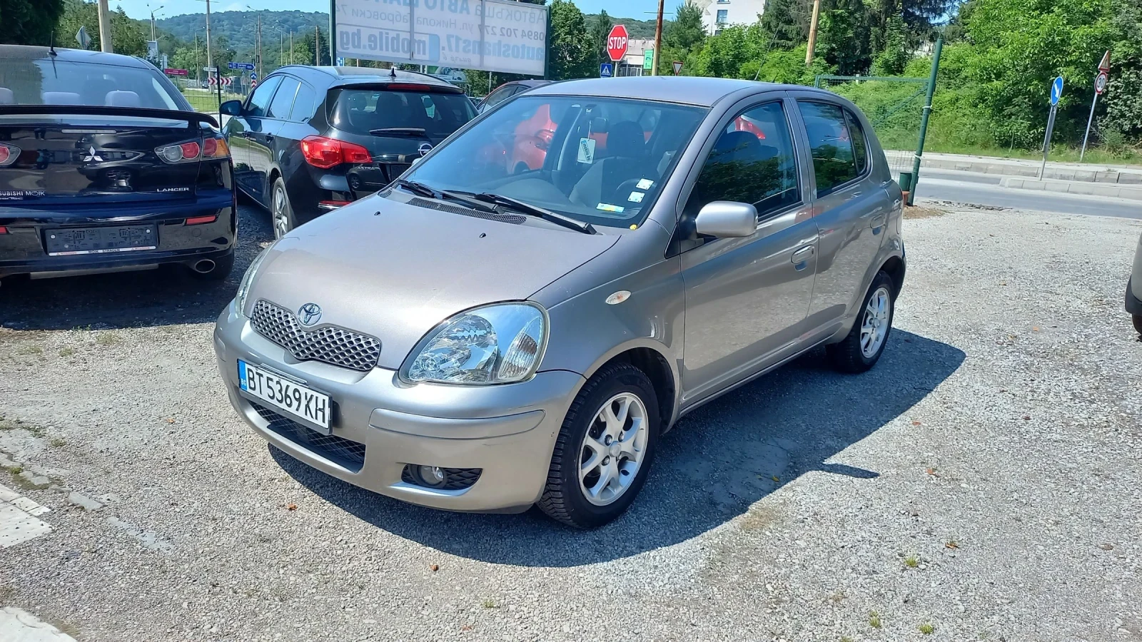Toyota Yaris 1, 0i 65к.с - изображение 2