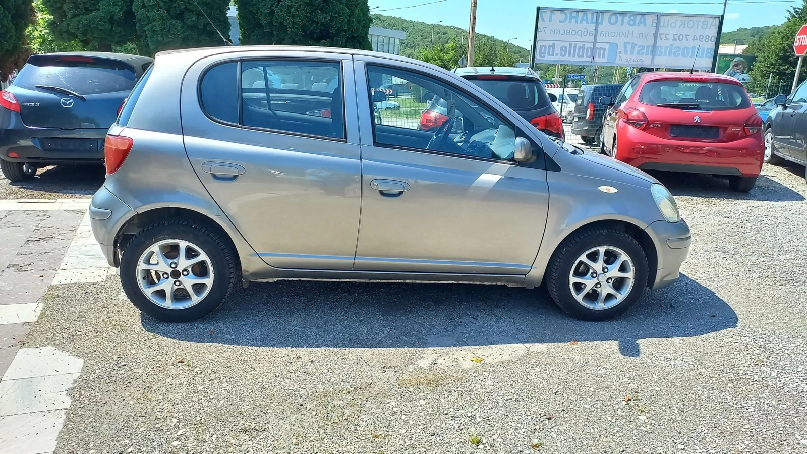 Toyota Yaris 1, 0i 65к.с - изображение 4
