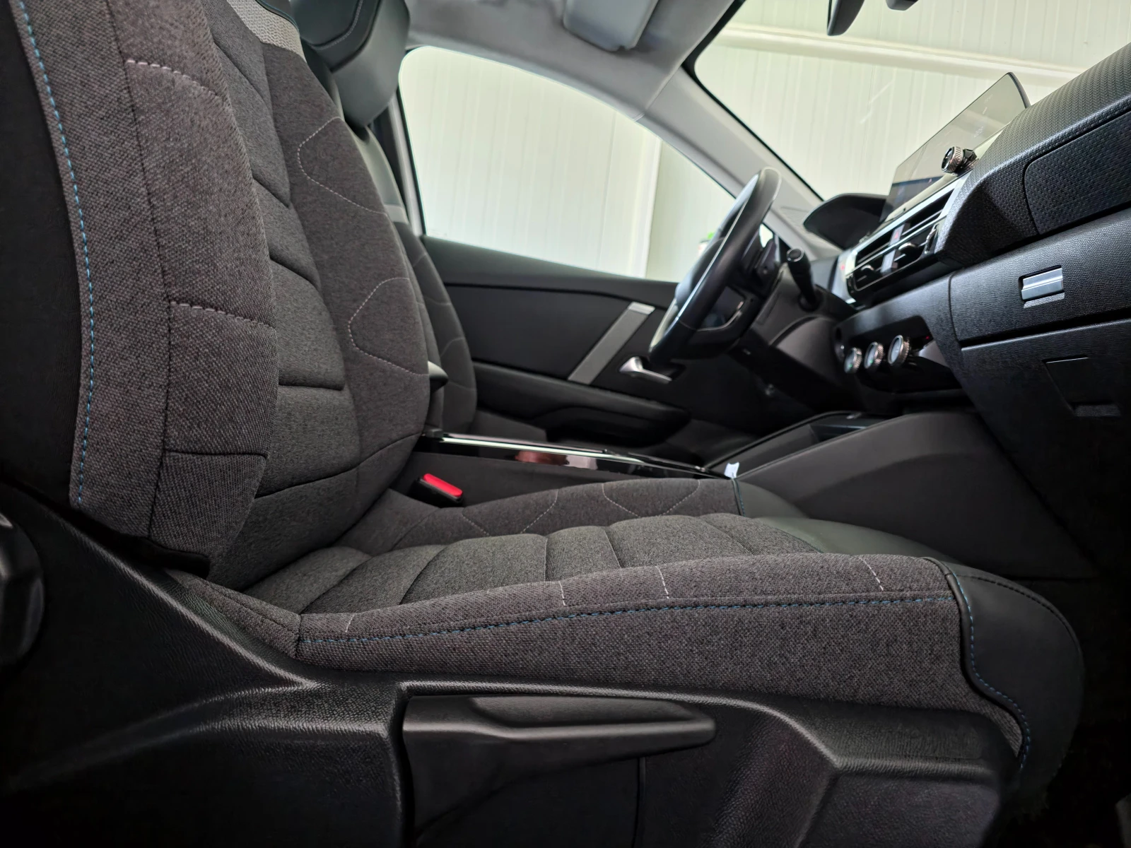 Citroen C4 1. 5 BlueHDi FEEL 131 S&S EAT8 - изображение 10