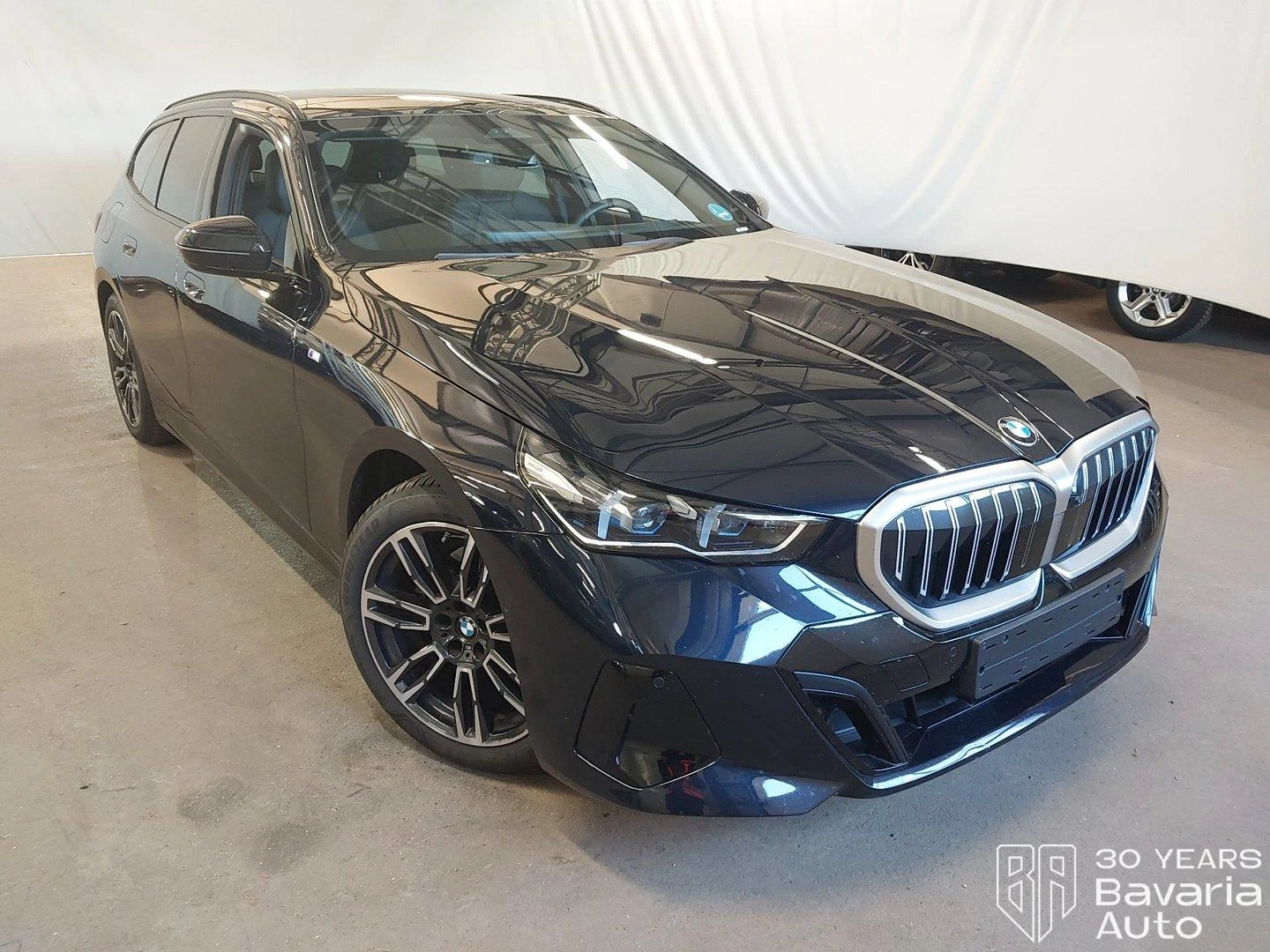 BMW 520 i Touring M Sport Paket Steptronic - изображение 4