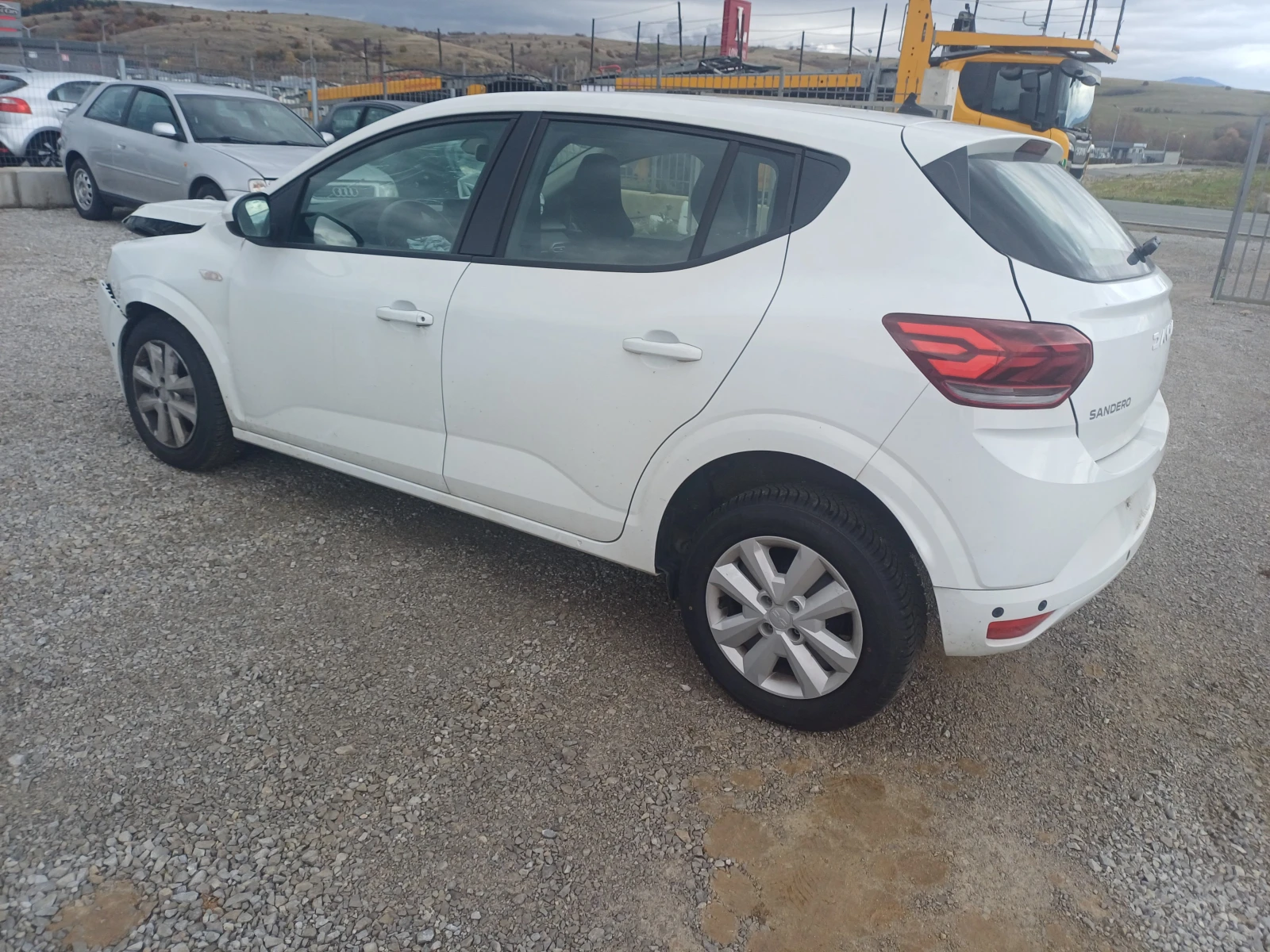 Dacia Sandero  - изображение 5