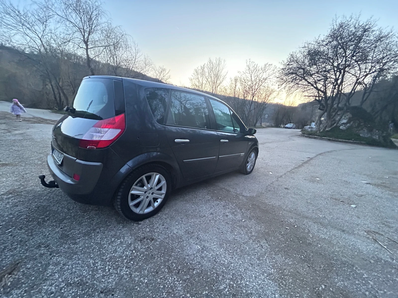 Renault Scenic 1.9, снимка 3 - Автомобили и джипове - 53622308