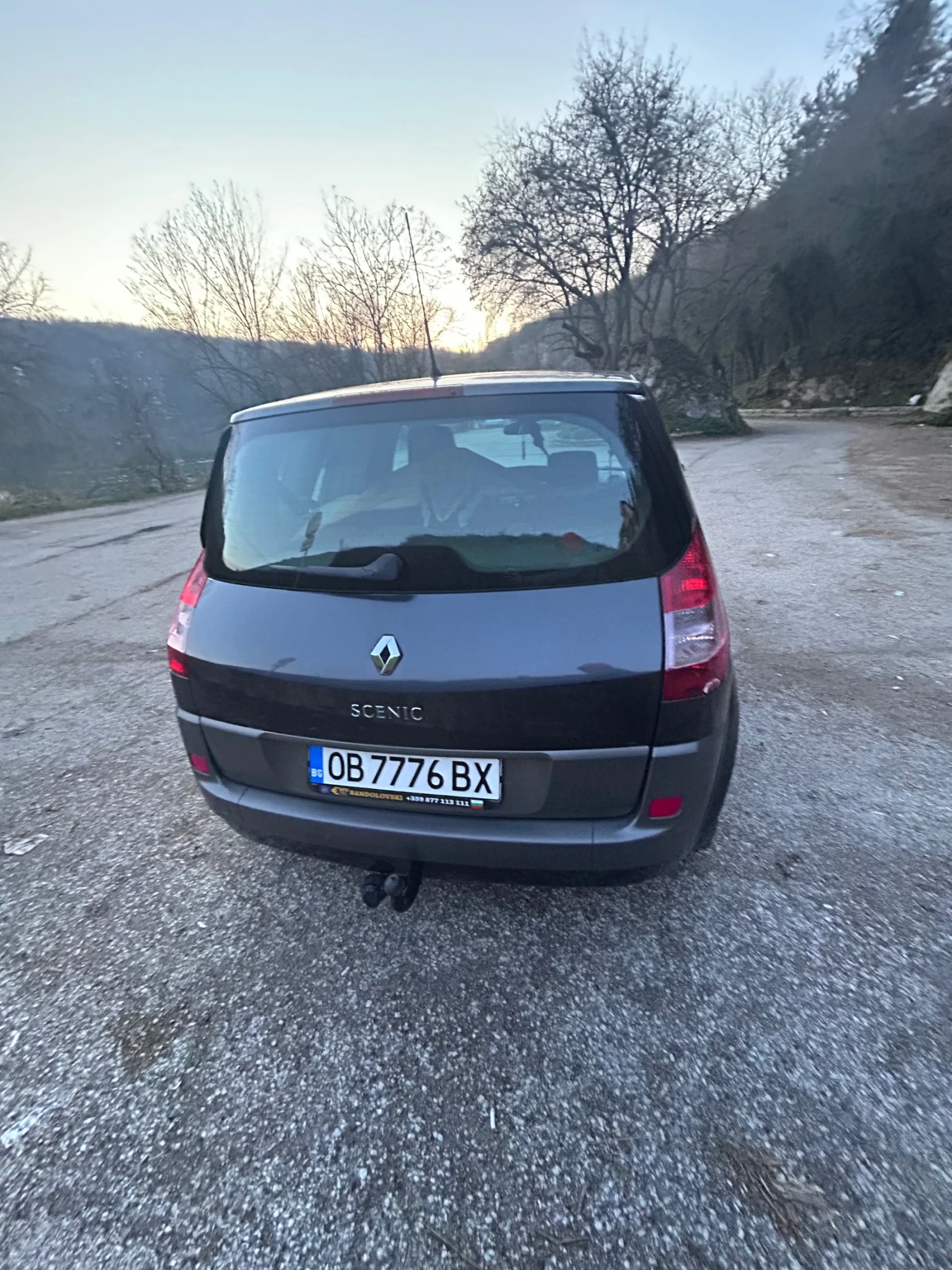 Renault Scenic 1.9, снимка 8 - Автомобили и джипове - 53622308