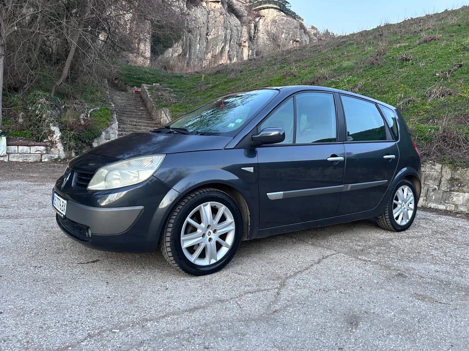 Renault Scenic 1.9, снимка 4 - Автомобили и джипове - 53622308