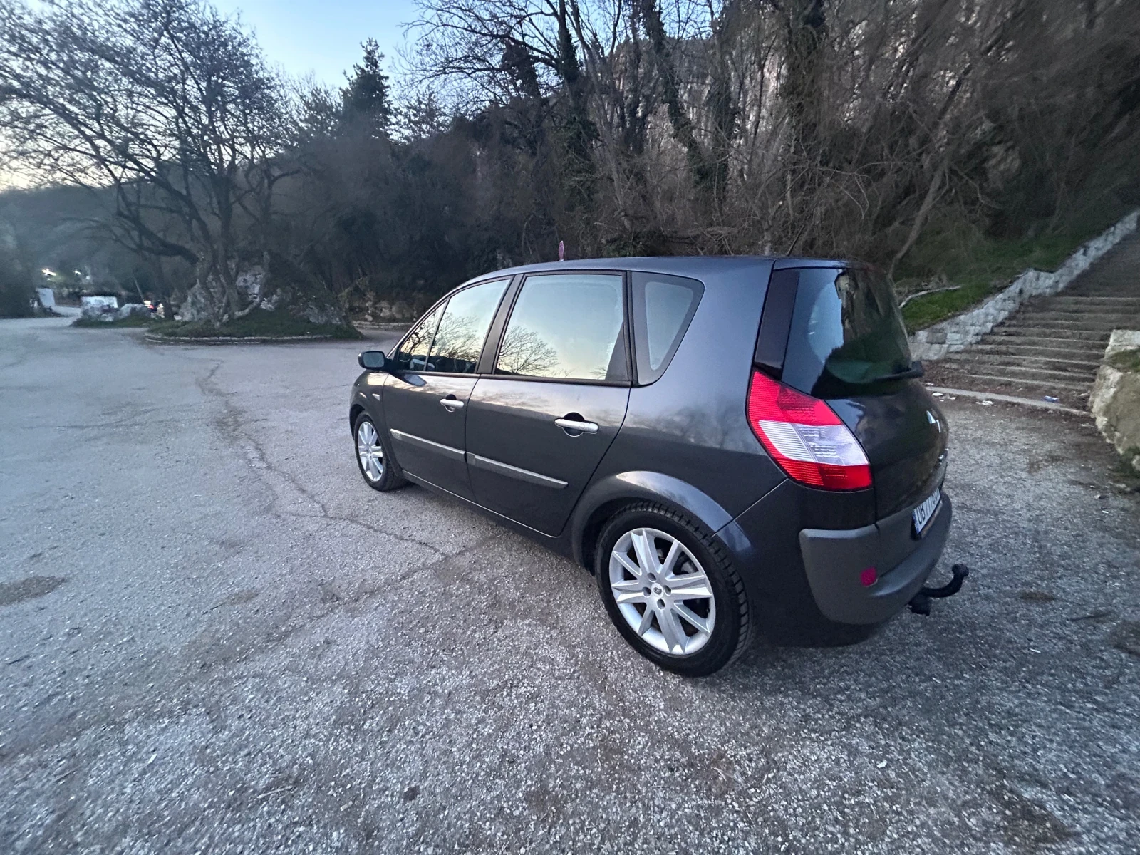 Renault Scenic 1.9, снимка 2 - Автомобили и джипове - 53622308