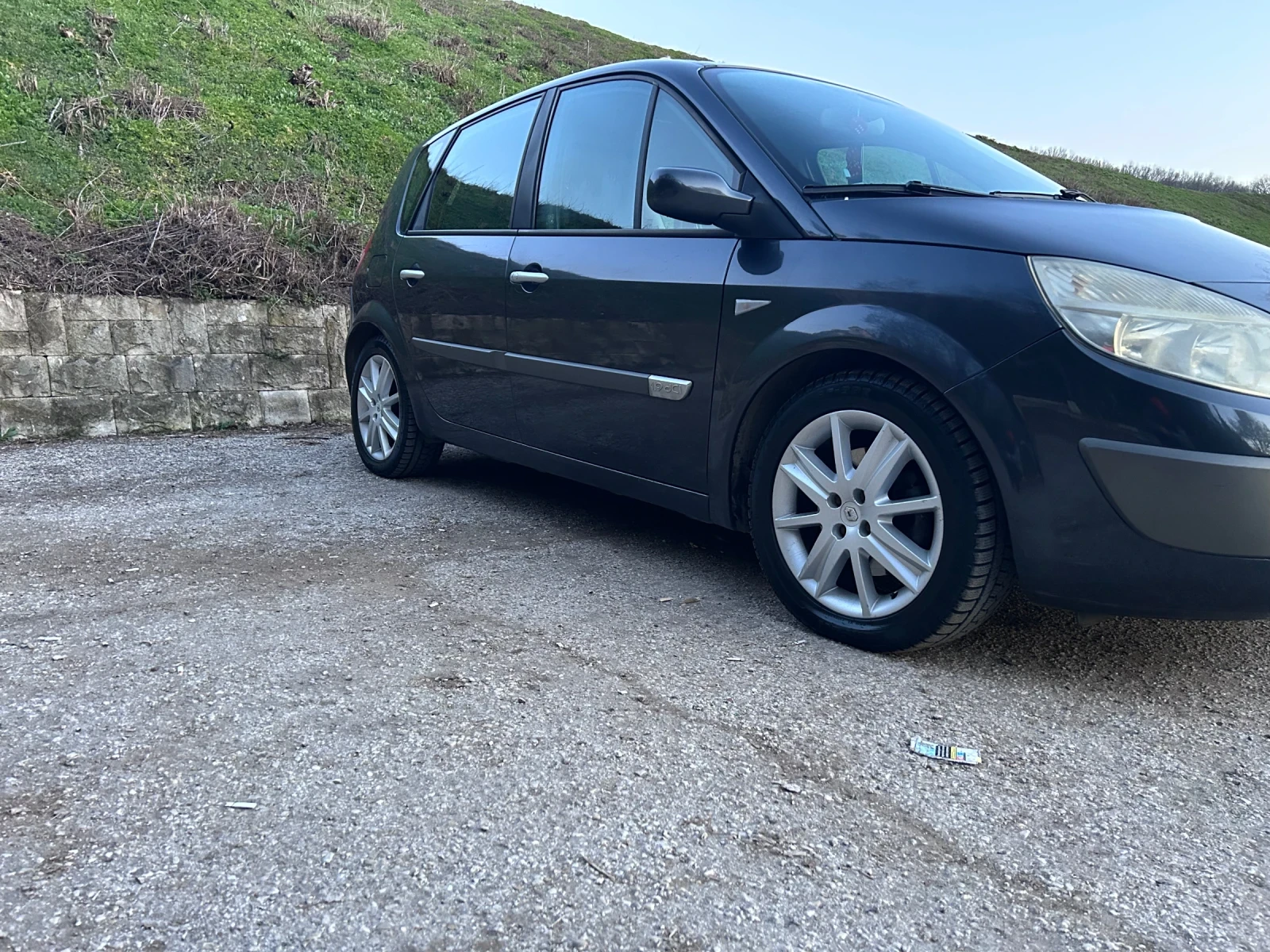 Renault Scenic 1.9, снимка 5 - Автомобили и джипове - 53622308