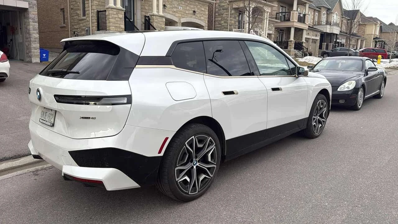 BMW iX * xDrive40 * PANO* ПОДГРЕВ* KEYLESS*  - изображение 3