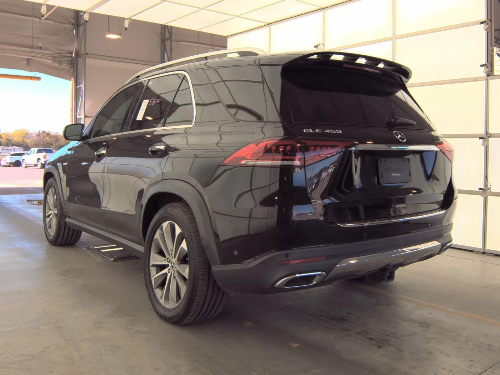 Mercedes-Benz GLE 450 4MATIC | BURMESTER | ШИБЕДАХ | 360 КАМЕРА | , снимка 6 - Автомобили и джипове - 54023555