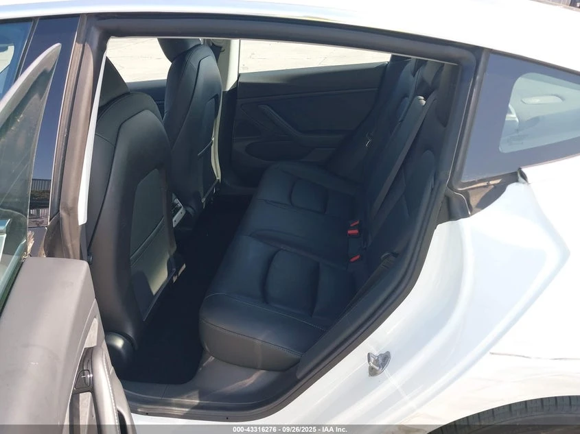 Tesla Model 3 Performance AWD, снимка 8 - Автомобили и джипове - 54324098