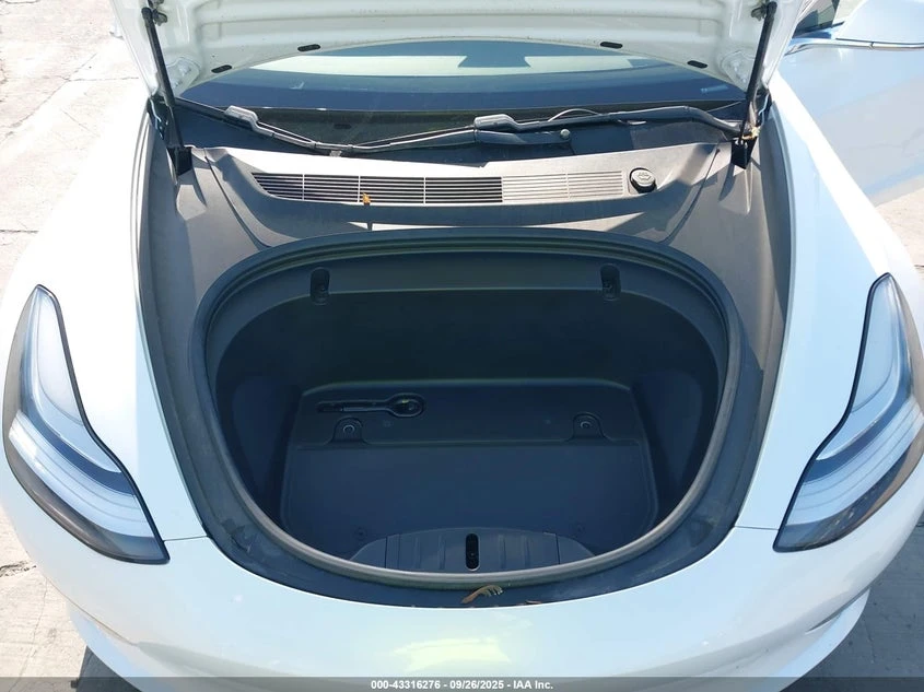 Tesla Model 3 Performance AWD, снимка 10 - Автомобили и джипове - 54324098