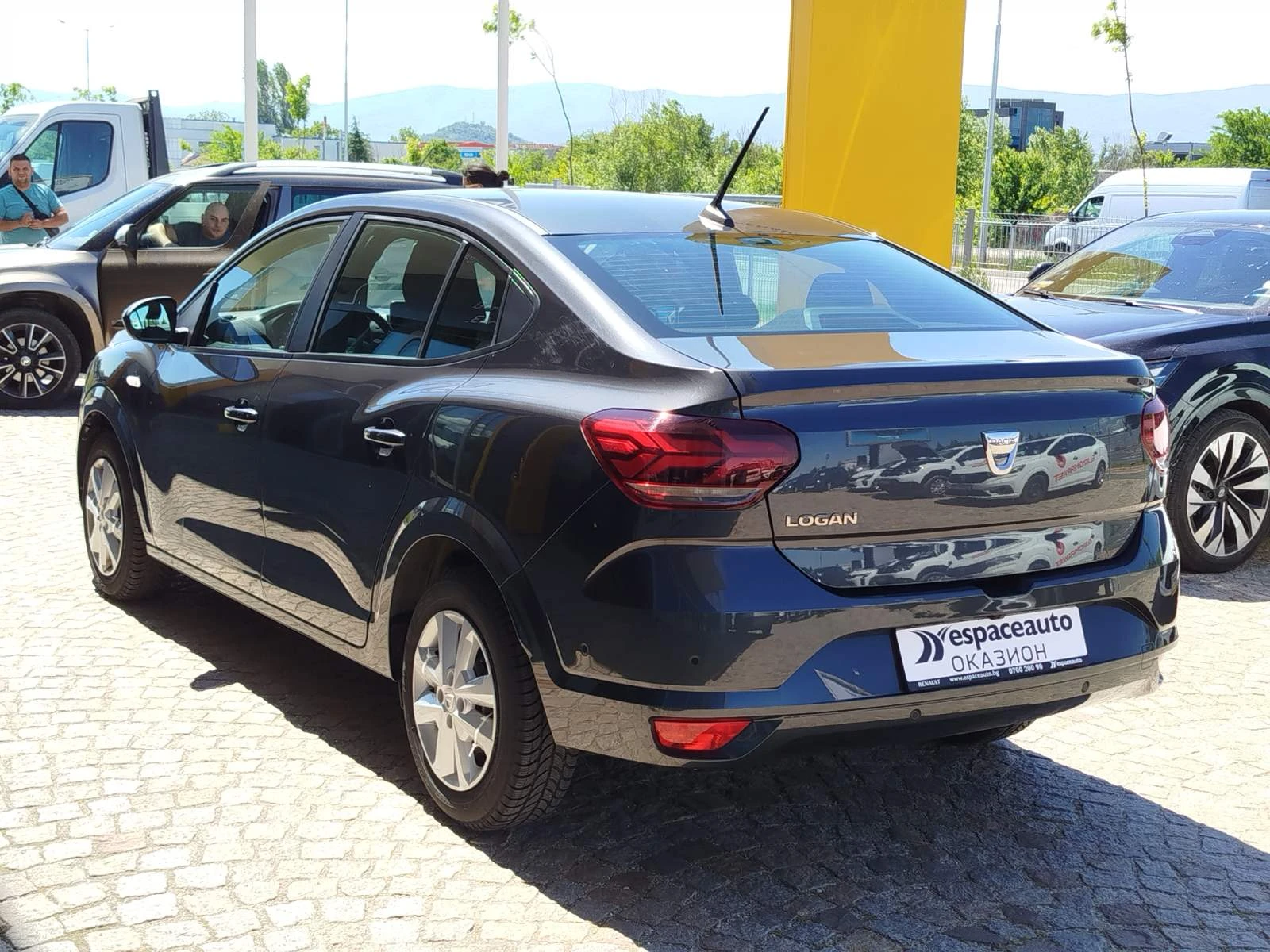 Dacia Logan 1.0 TCe 100к.с. Газ/Бензин, снимка 7 - Автомобили и джипове - 54591480