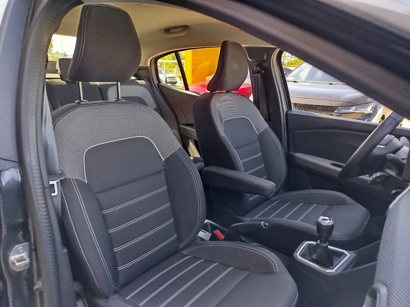 Dacia Logan 1.0 TCe 100к.с. Газ/Бензин, снимка 14 - Автомобили и джипове - 54591480