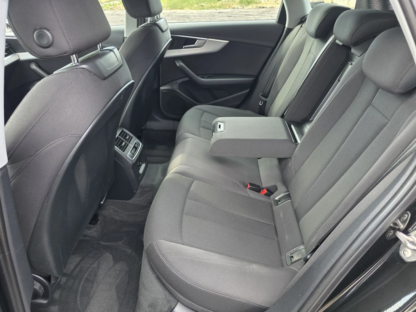 Audi A4 2.0d 190ks LED, снимка 10 - Автомобили и джипове - 55313653