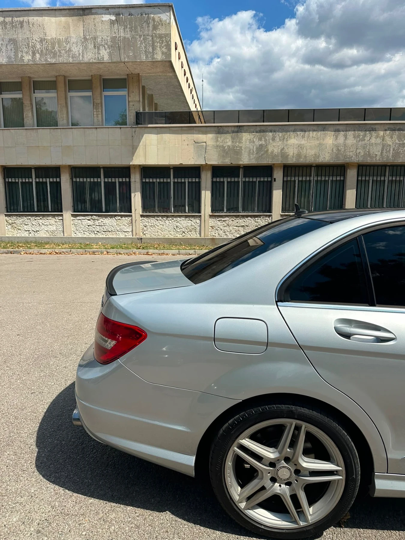 Mercedes-Benz C 220 AMG pack Facelift , снимка 5 - Автомобили и джипове - 55673132