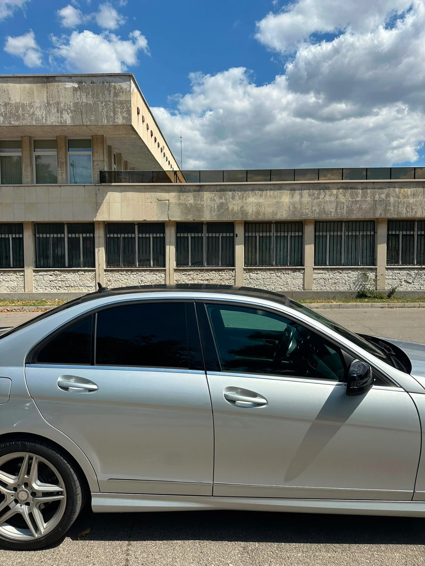 Mercedes-Benz C 220 AMG pack Facelift , снимка 4 - Автомобили и джипове - 55673132