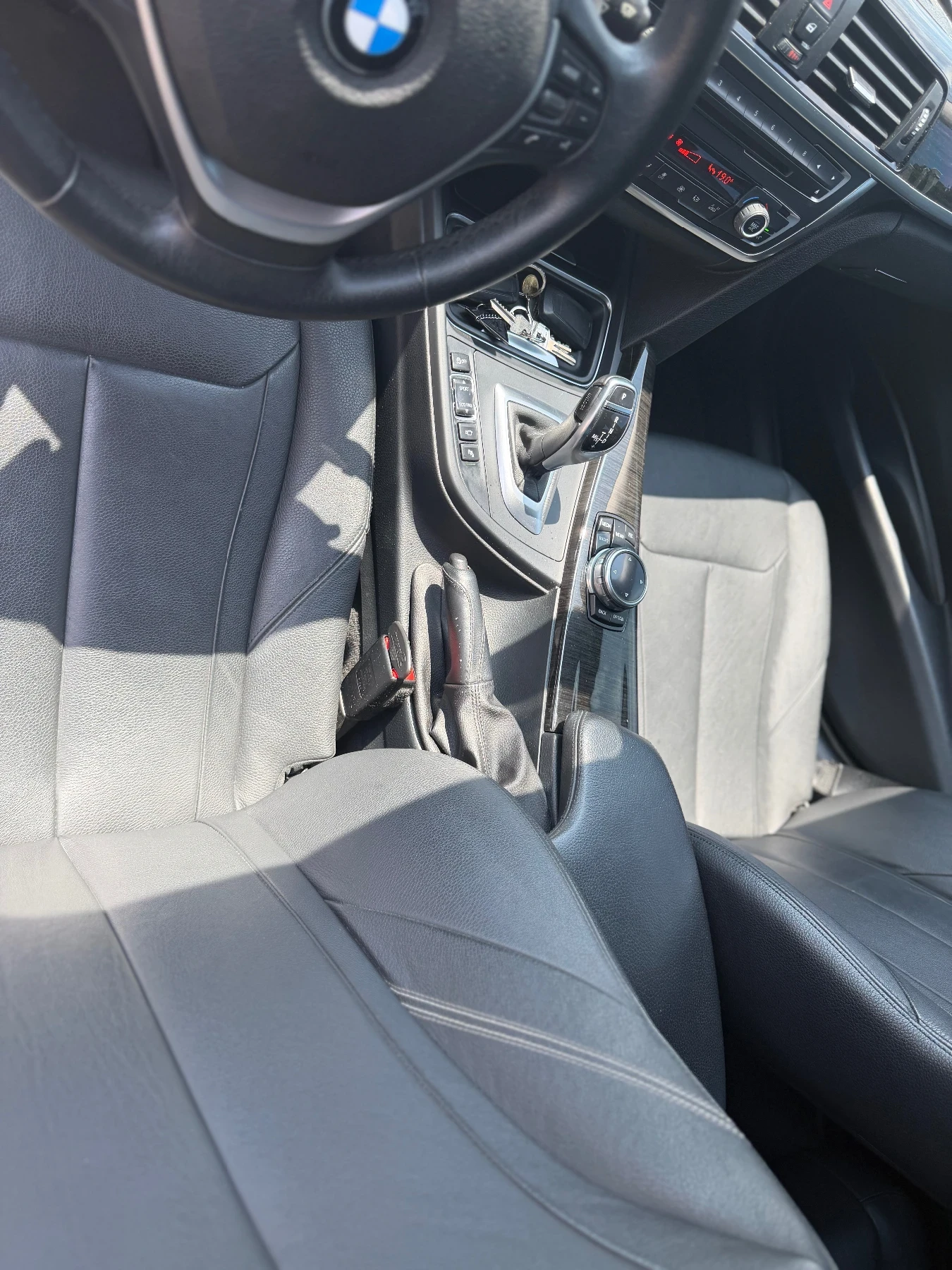BMW 330 330d X-drive, снимка 10 - Автомобили и джипове - 55713556