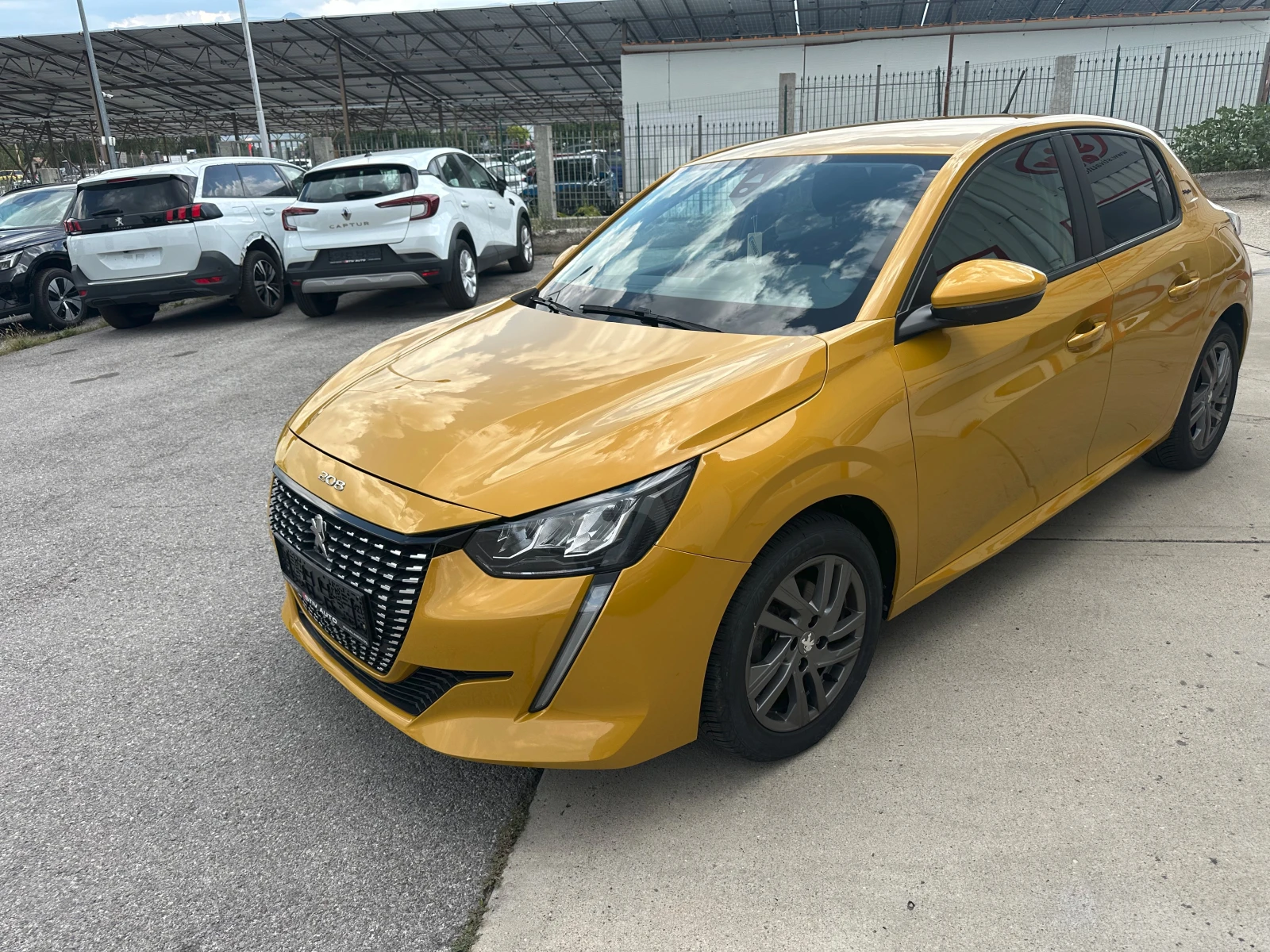 Peugeot 208 1.2i STYLE