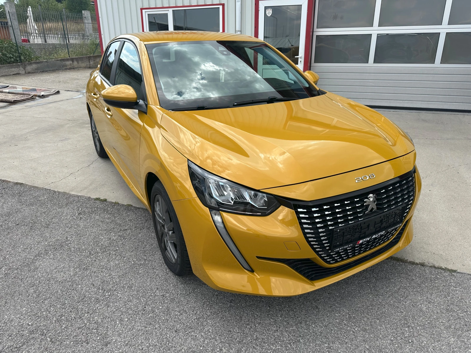 Peugeot 208 1.2i STYLE, снимка 3 - Автомобили и джипове - 55825065
