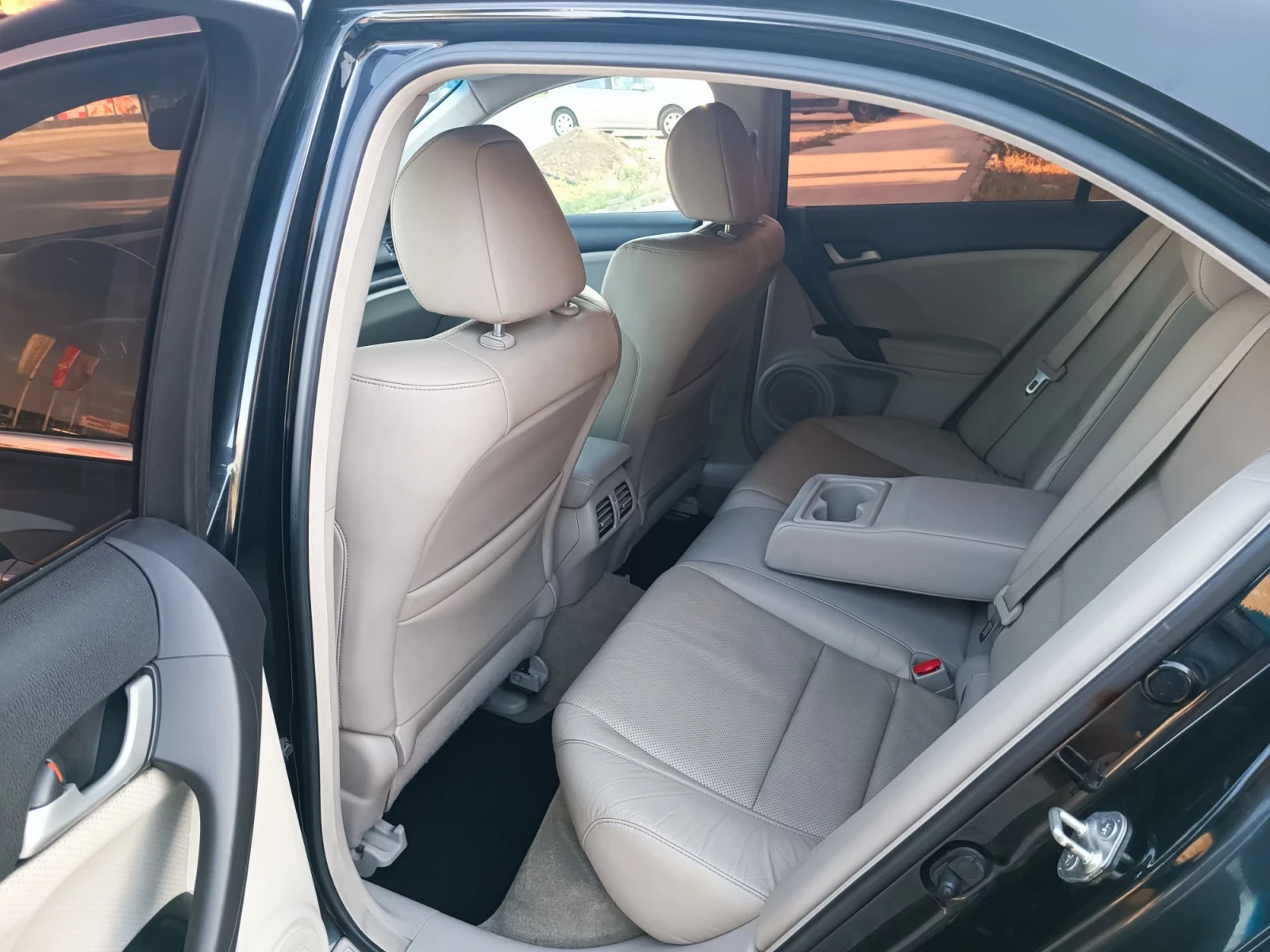 Honda Accord 2.4i-201кс-ШВЕЙЦАРИЯ-АВТОМАТ-ДИСТРОНИК-FULL екстри, снимка 10 - Автомобили и джипове - 55943787