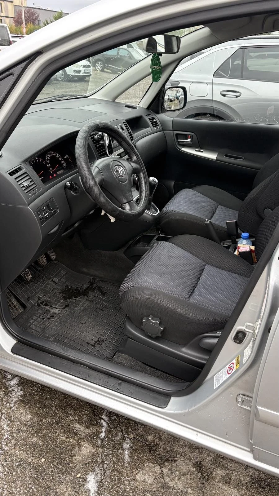Toyota Corolla verso, снимка 3 - Автомобили и джипове - 56724634