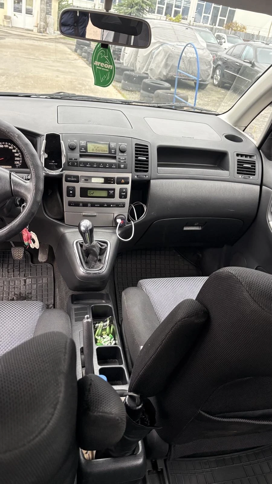 Toyota Corolla verso, снимка 6 - Автомобили и джипове - 56724634