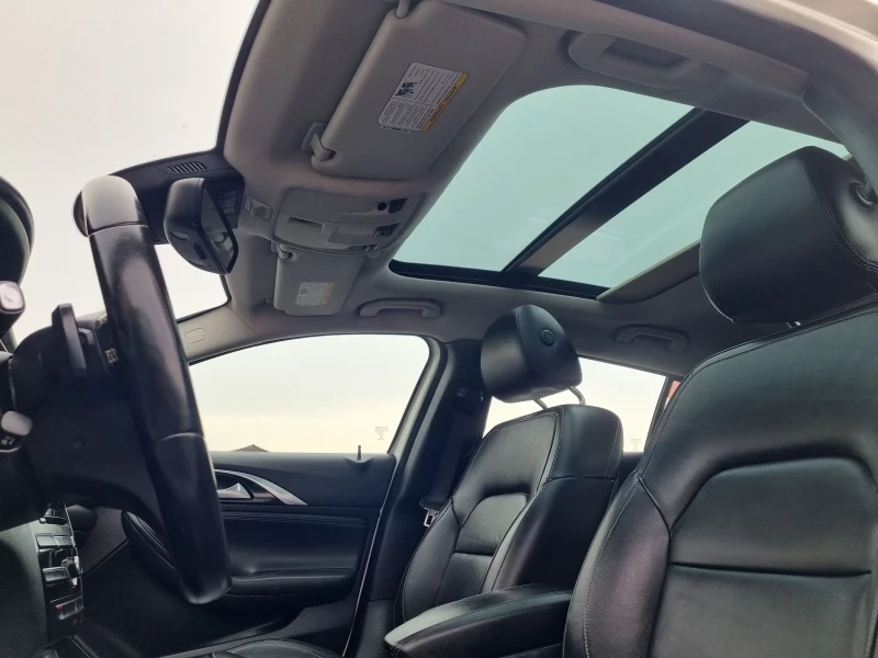 Infiniti QX30 2.0T AWD Premium* Distronic* KEYLESS* Lane Assist*, снимка 12 - Автомобили и джипове - 52638115