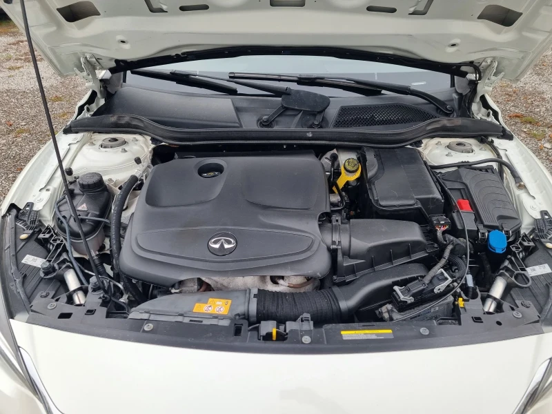 Infiniti QX30 2.0T AWD Premium* Distronic* KEYLESS* Lane Assist*, снимка 14 - Автомобили и джипове - 52638115