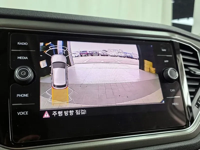 VW T-Roc 2.0 TDI STYLE, снимка 15 - Автомобили и джипове - 54922645