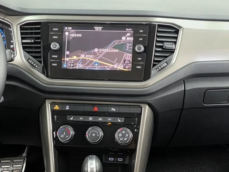 VW T-Roc 2.0 TDI STYLE, снимка 14 - Автомобили и джипове - 54922645