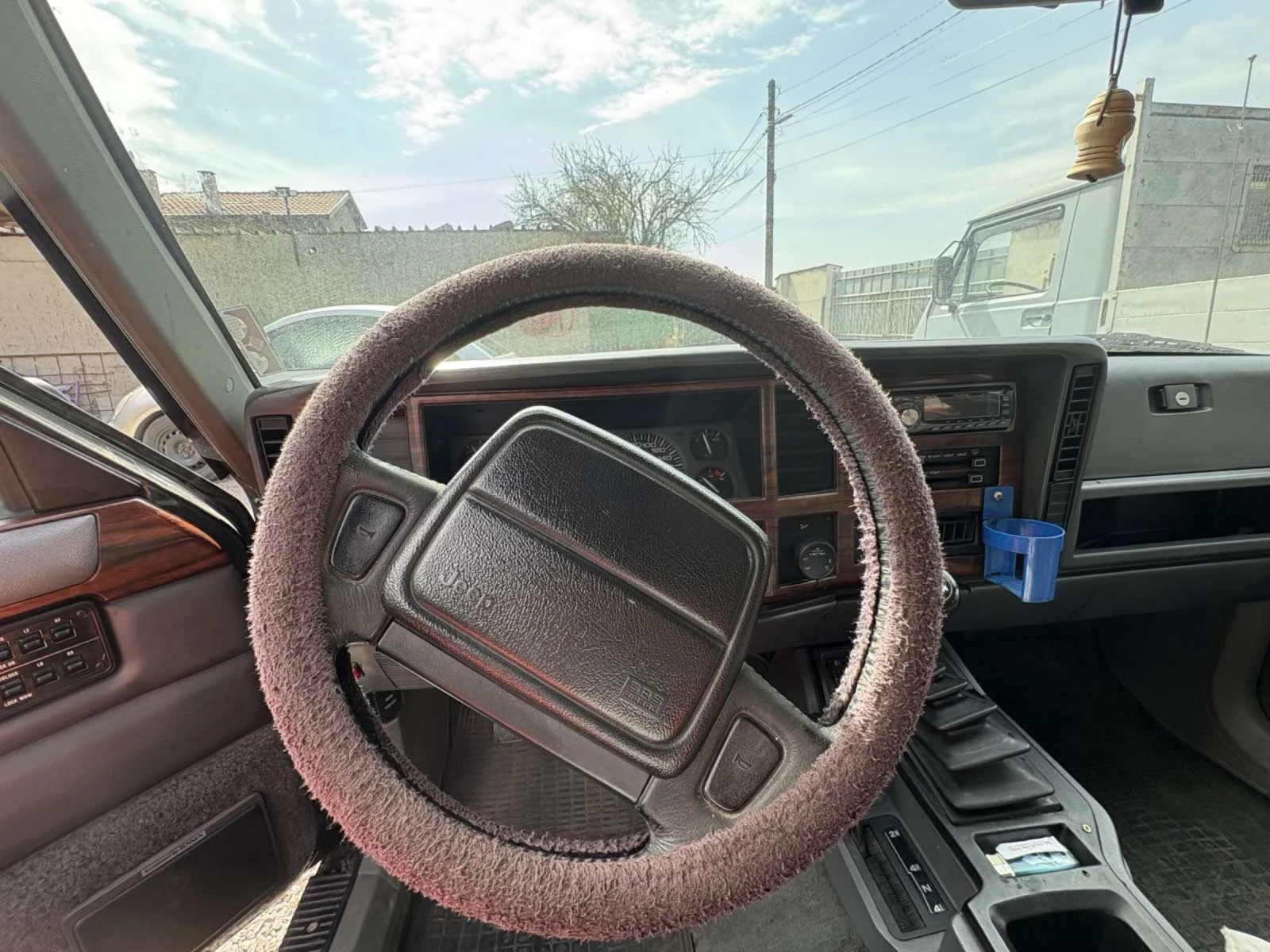 Jeep Cherokee  - изображение 9