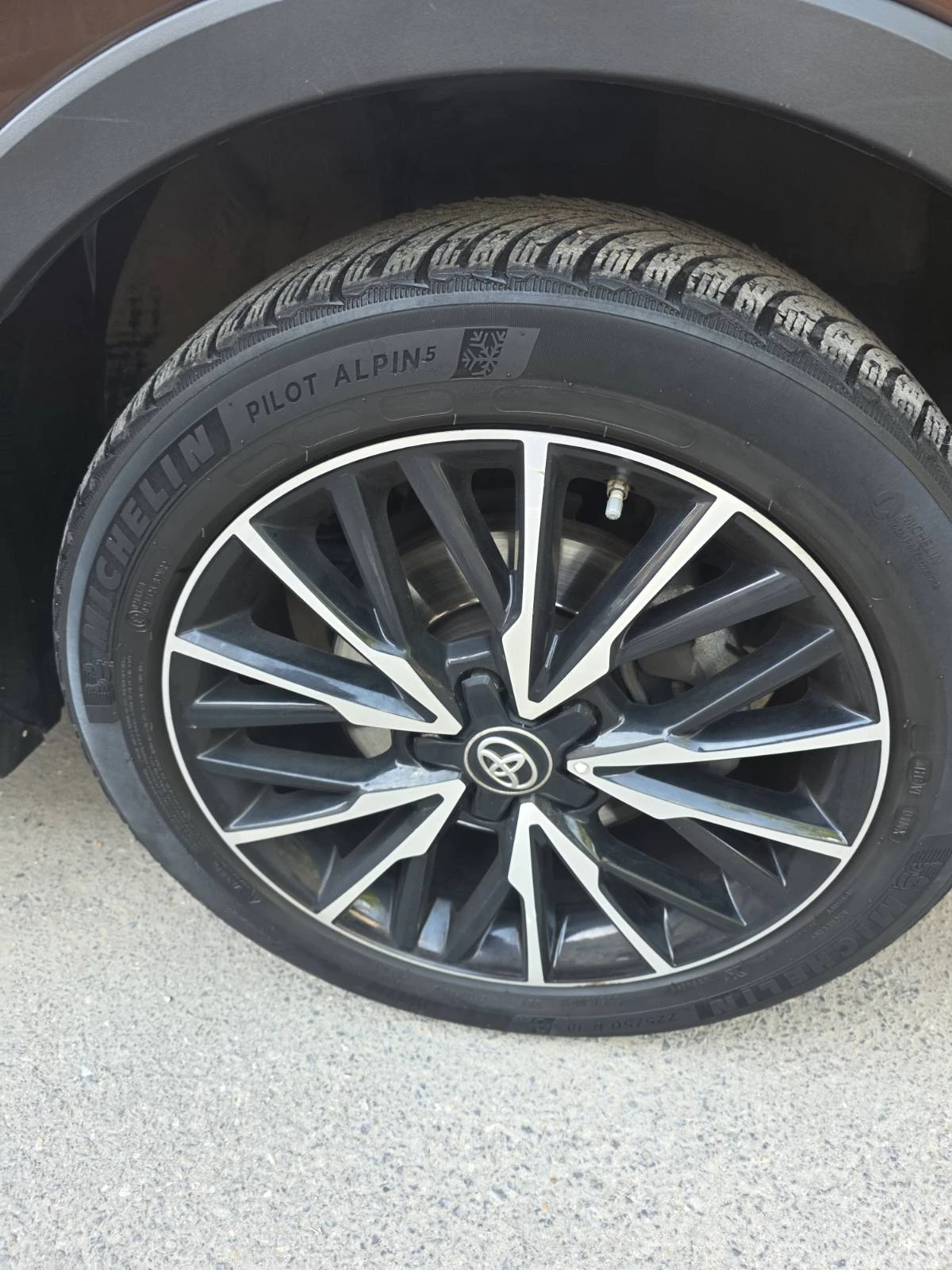 Toyota C-HR, снимка 6 - Автомобили и джипове - 54440970
