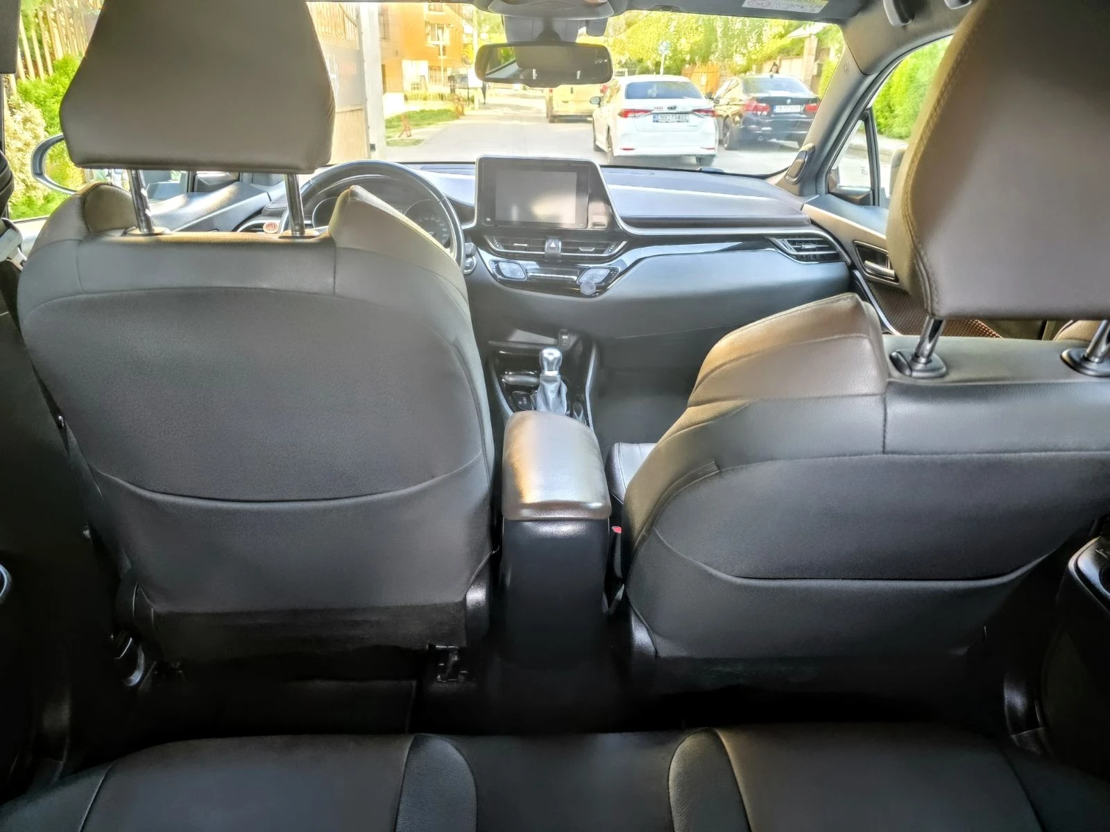 Toyota C-HR, снимка 7 - Автомобили и джипове - 54440970