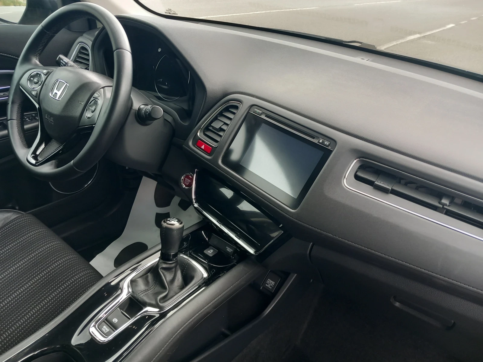 Honda Hr-v 1.6 Executive, снимка 8 - Автомобили и джипове - 54944519