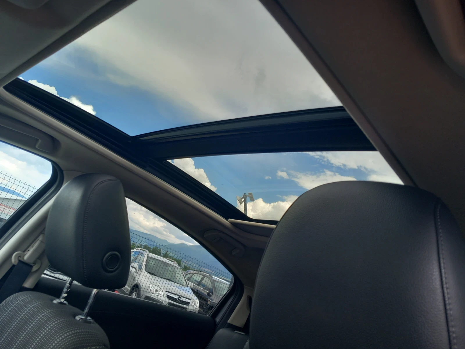Honda Hr-v 1.6 Executive, снимка 11 - Автомобили и джипове - 54944519