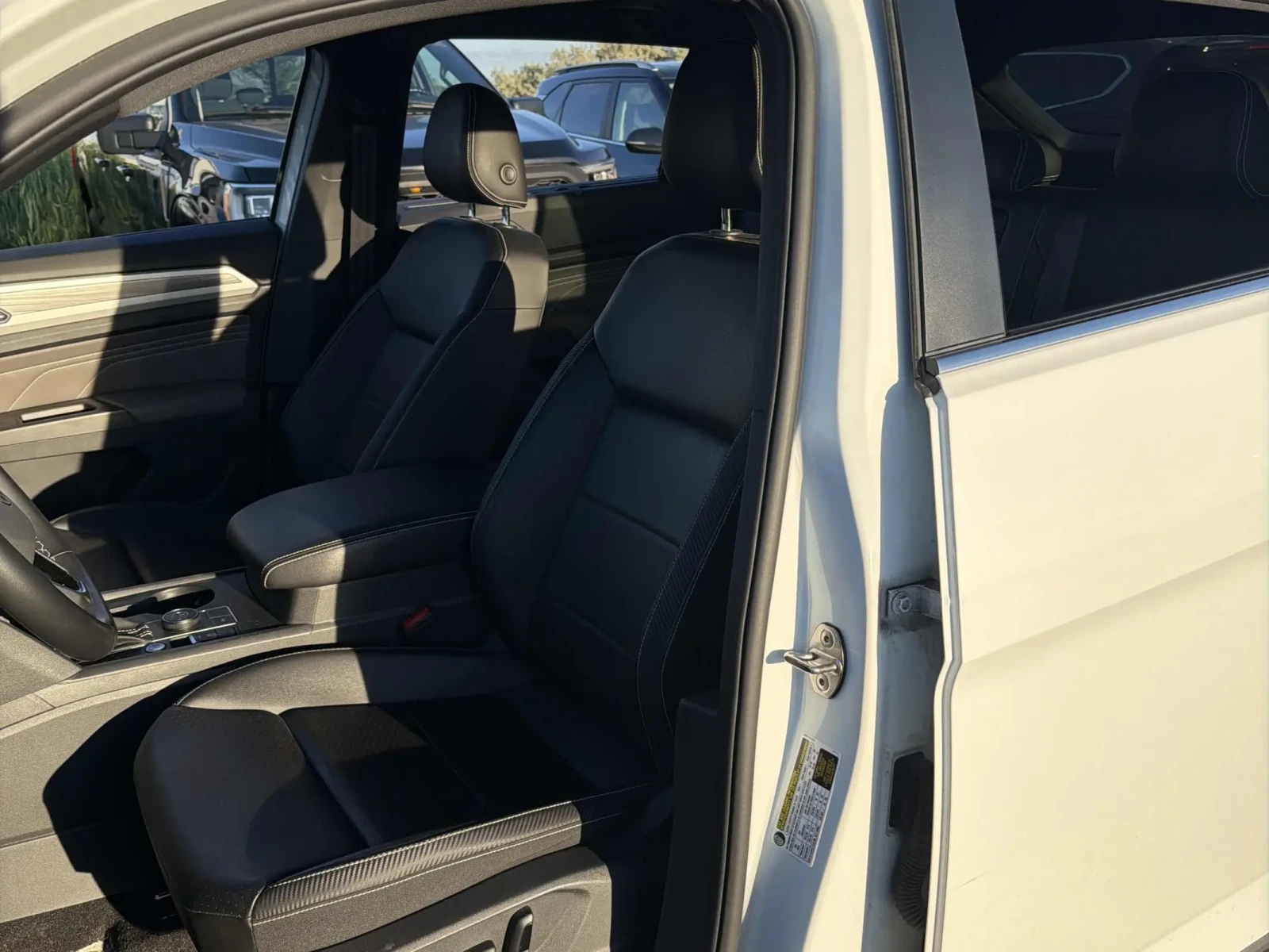 VW Atlas Cross Sport Comfortline * V6 * CARFAX, снимка 7 - Автомобили и джипове - 54963891